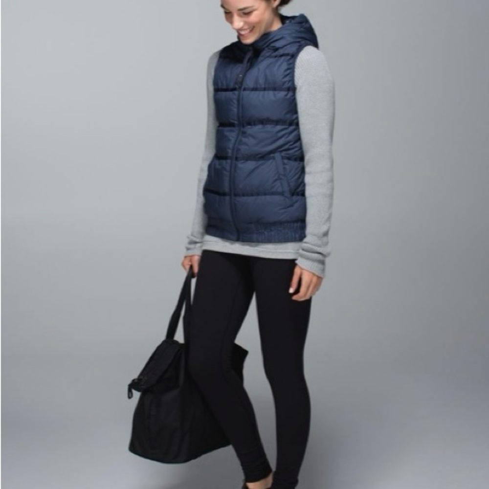 Lululemon Chilly Chill Puffy Vest Blue Reversible Goose Down EUC Sz.10